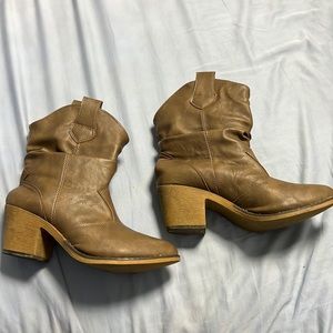 Charles Albert Women's Modern Western Cowboy Distressed Boot with Pull-Up Tabs